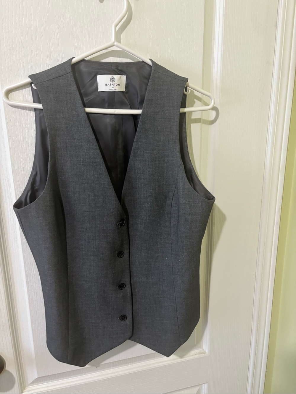 Babaton Director Gray Vest - Tailored V-Neck - Picture 4 of 5